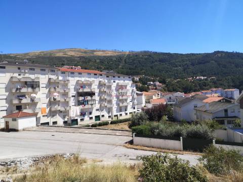 Possível conversão em 2 apartamentos