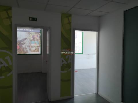 Possível conversão em 2 apartamentos