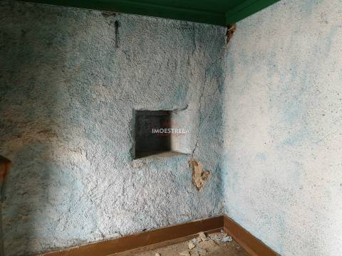 Moradia para Restaurar  Venda em Paranhos,Seia