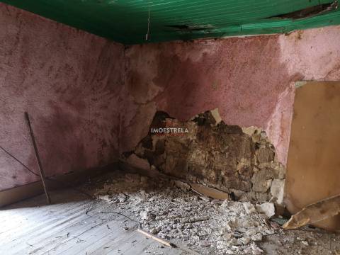 Moradia para Restaurar  Venda em Paranhos,Seia