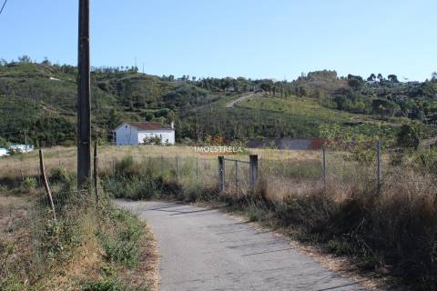 Quinta 2ha Oliveira do Hospital