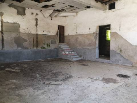 Edifício comercial/industrial em Seia