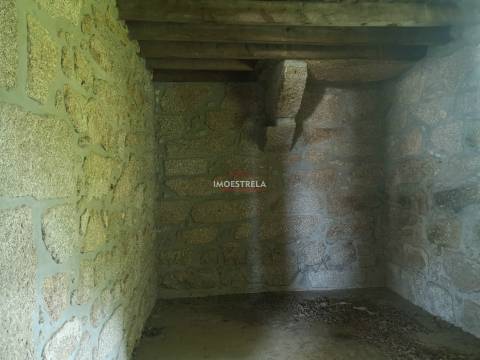 Edifício comercial/industrial em Seia