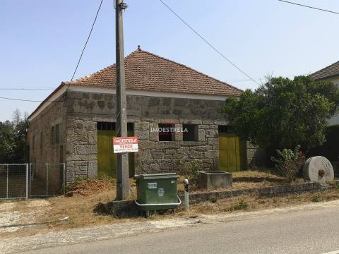 Edifício comercial/industrial em Seia