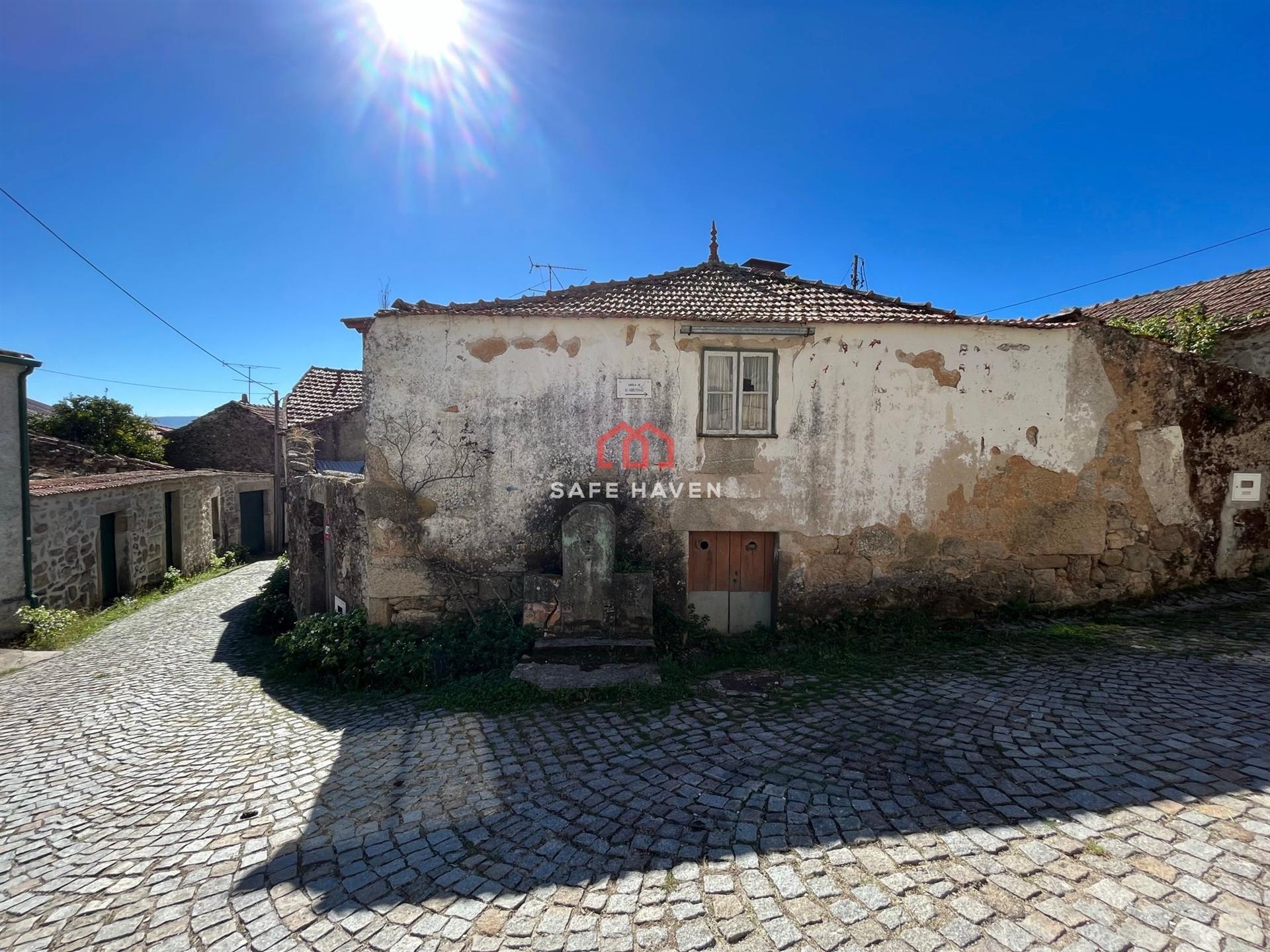 Moradia Devoluta T2 Venda em Santiago de Cassurrães e Póvoa de Cervães,Mangualde