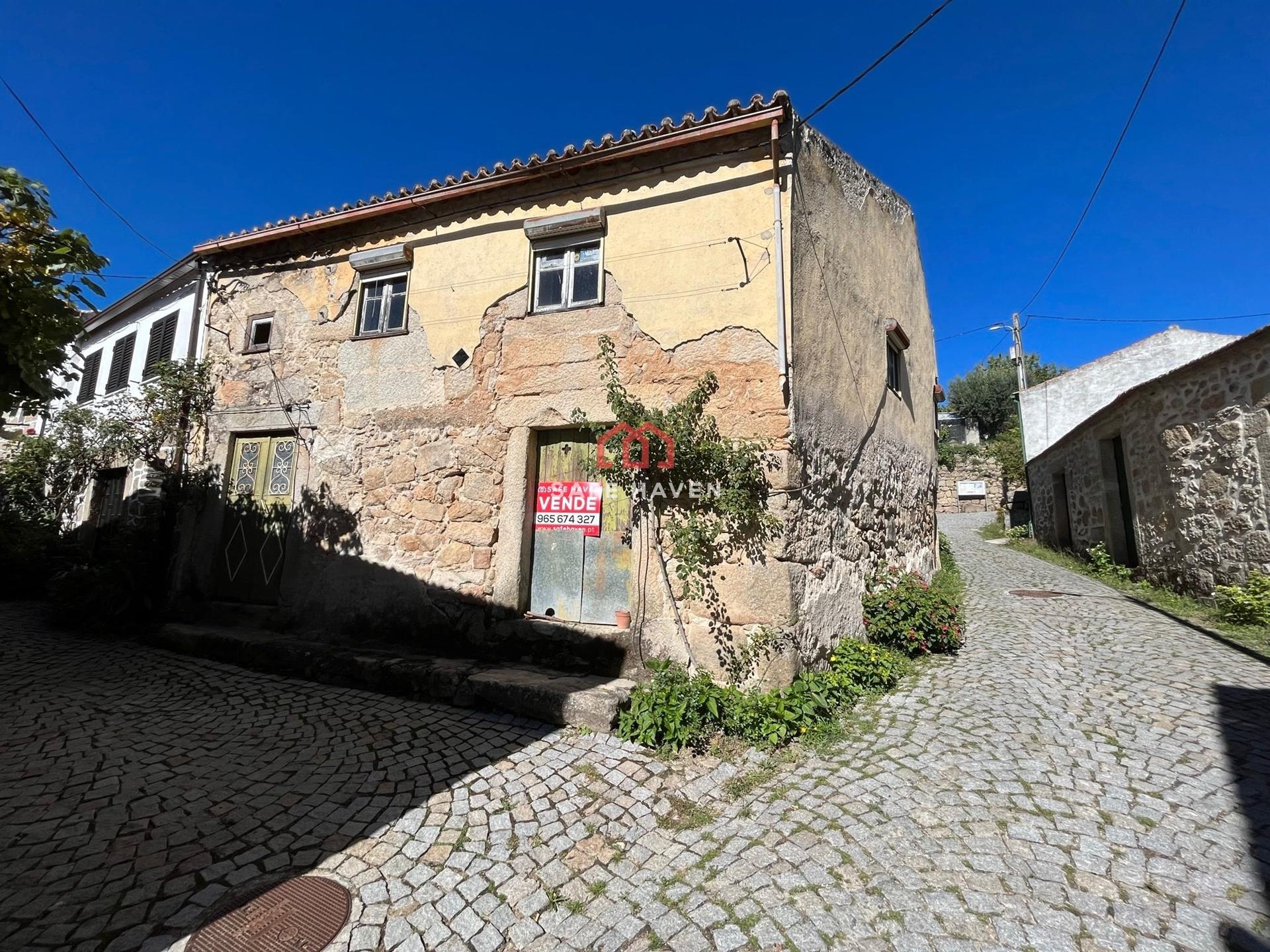 Moradia Devoluta T2 Venda em Santiago de Cassurrães e Póvoa de Cervães,Mangualde