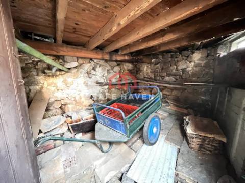 Moradia para Restaurar T1 Venda em Abrunhosa-a-Velha,Mangualde