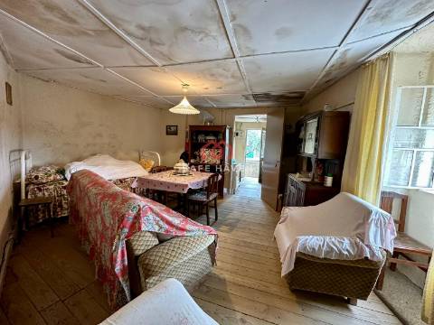 Moradia para Restaurar T1 Venda em Abrunhosa-a-Velha,Mangualde