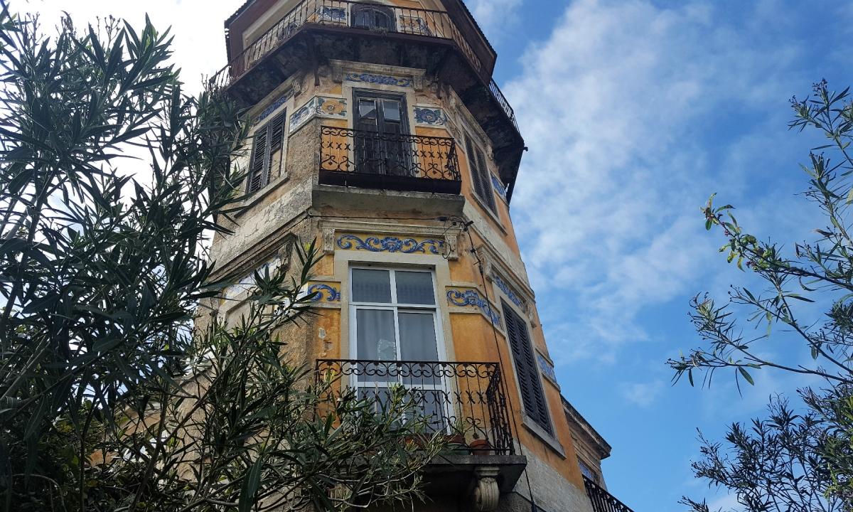 Palacete para restaurar no Samouco