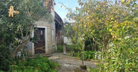 Palacete para restaurar no Samouco