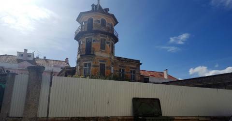 Palacete para restaurar no Samouco