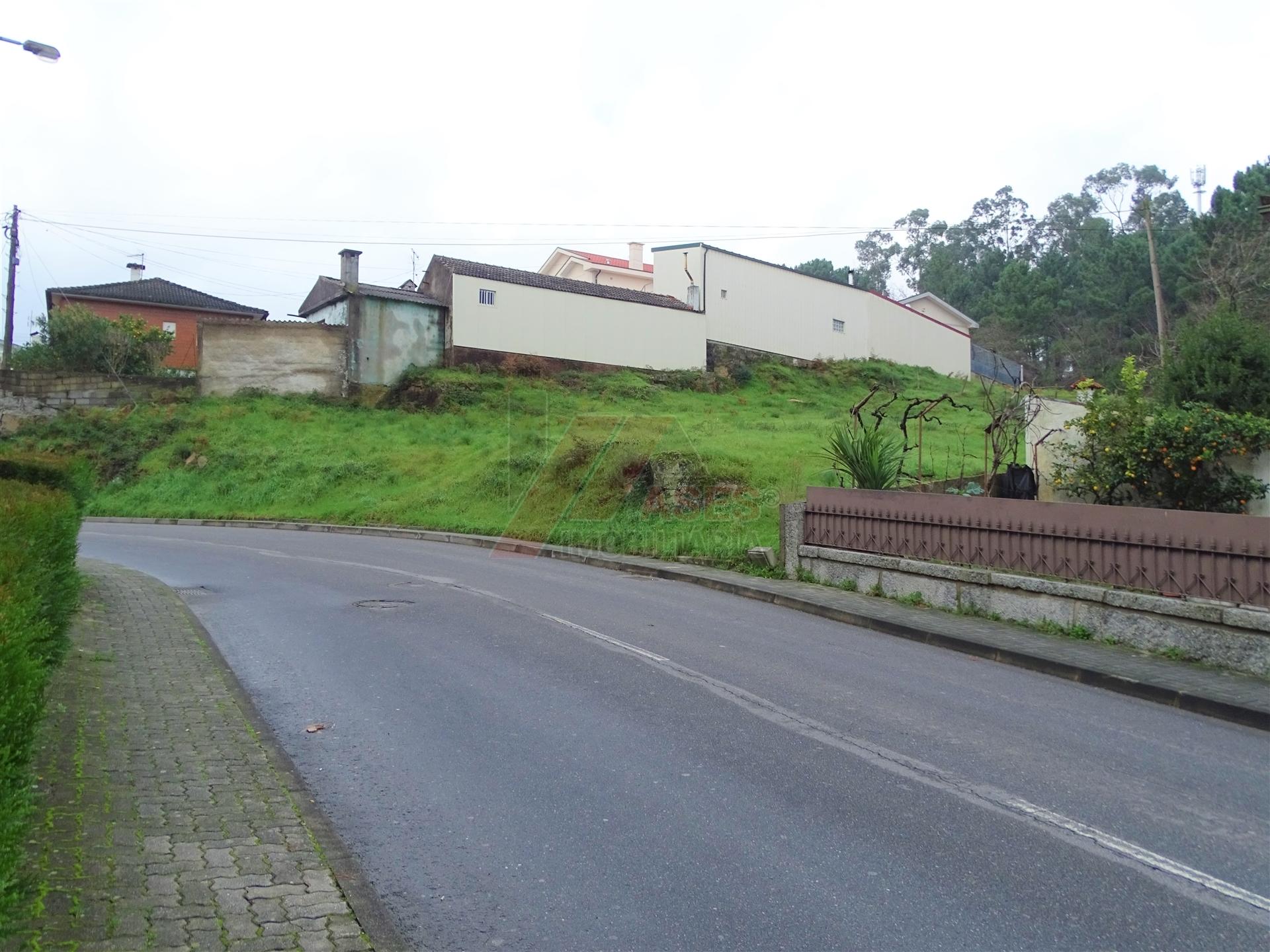 TERRENO CONSTRUTIVO JUNTO AO CENTRO DA CIDADE!