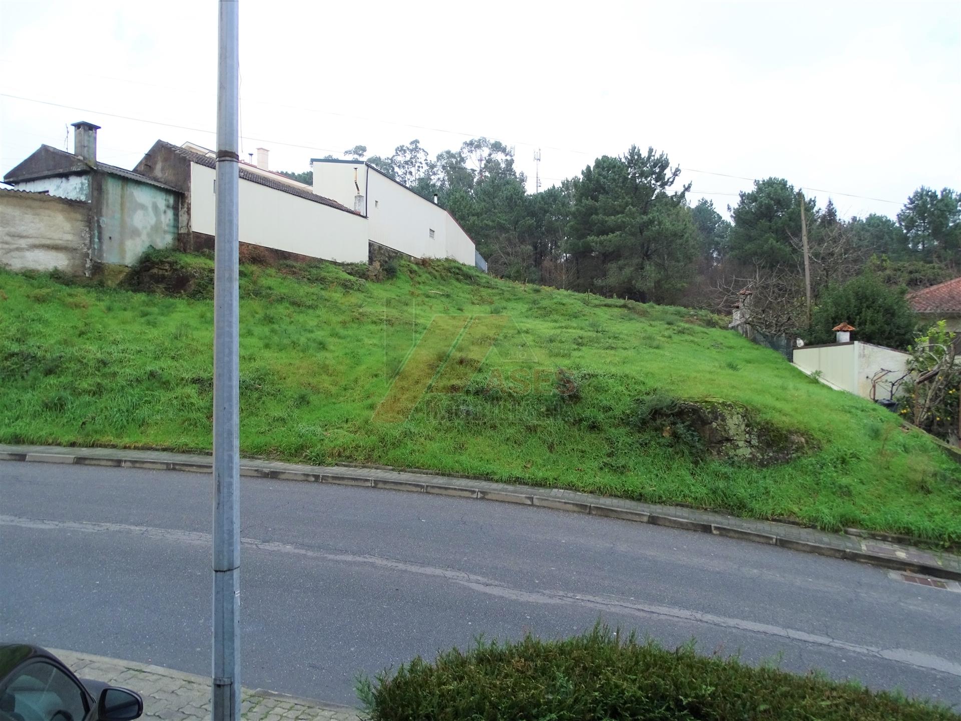 TERRENO CONSTRUTIVO JUNTO AO CENTRO DA CIDADE!