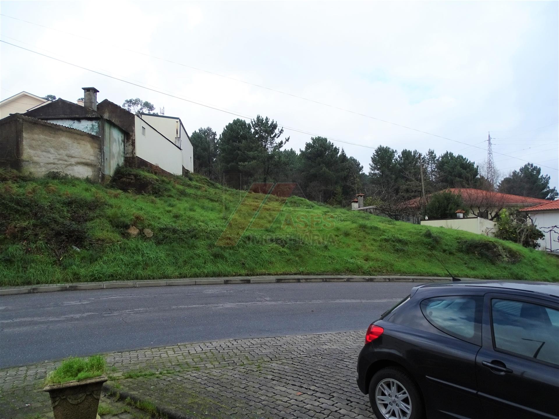 TERRENO CONSTRUTIVO JUNTO AO CENTRO DA CIDADE!