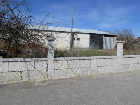 Armazém  Venda em Campo,Viseu