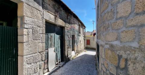 Moradia para Restaurar T4 Venda em Ribafeita,Viseu