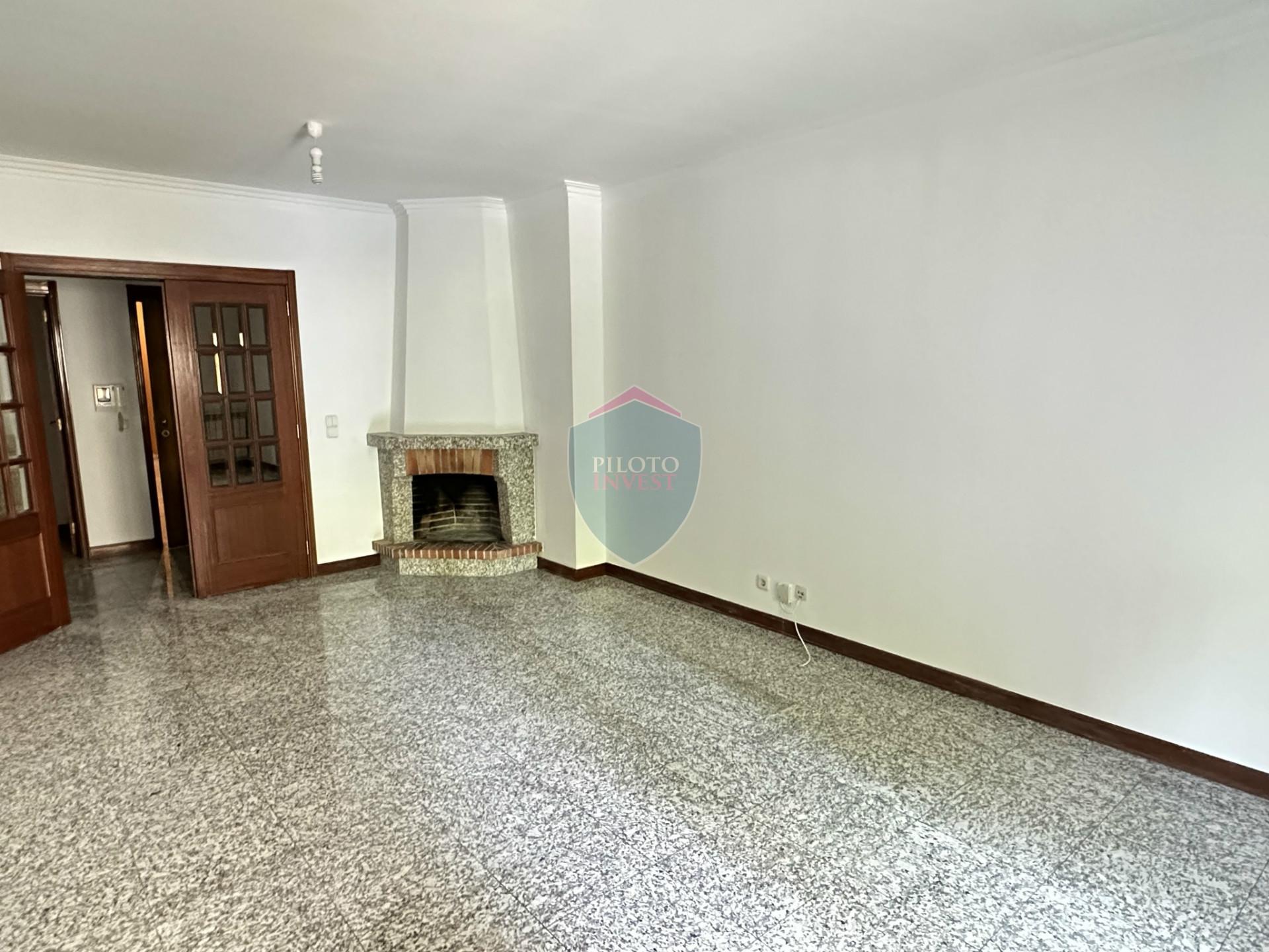 Apartamento T2 Arrendamento em Viseu,Viseu