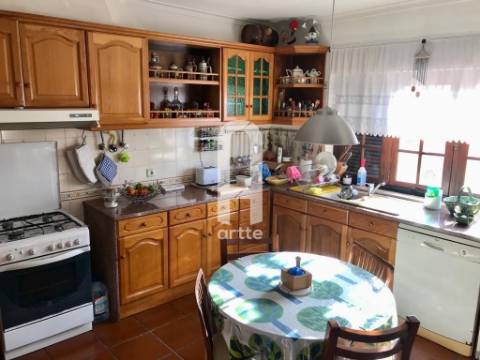 Moradia V5+1 isolada em Carvoeira, Mafra