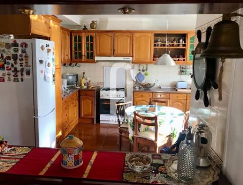 Moradia V5+1 isolada em Carvoeira, Mafra