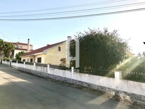 Moradia V5+1 isolada em Carvoeira, Mafra