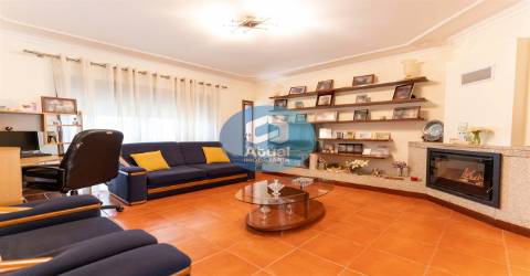 Moradia T5 Venda em Tabuadelo e São Faustino,Guimarães