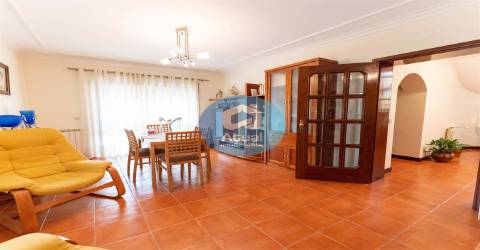 Moradia T5 Venda em Tabuadelo e São Faustino,Guimarães