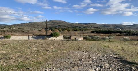 Terreno rústico com viabilidade de construção