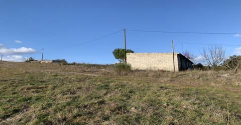 Terreno rústico com viabilidade de construção