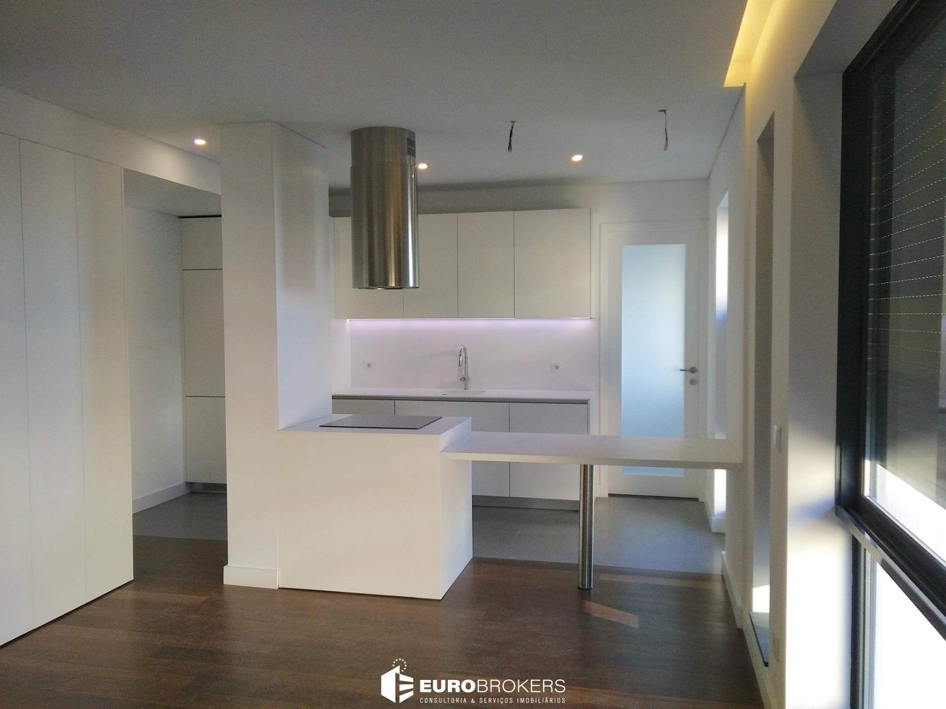 Apartamento T4 à Rotunda da Boavista