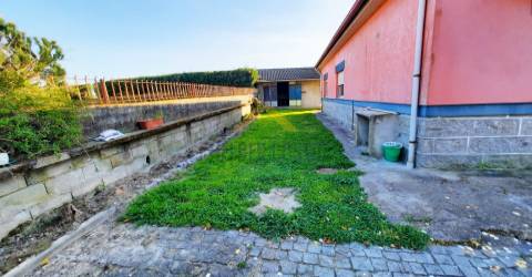 Moradia T4 Venda em Caldas de Vizela (São Miguel e São João),Vizela