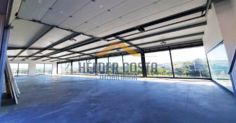 Pavilhão  Venda em Serzedelo,Guimarães