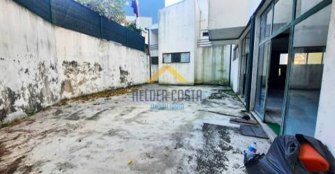 Armazém  Venda em Caldas de Vizela (São Miguel e São João),Vizela