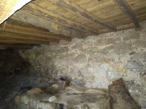 Moradia para Restaurar T2 Venda em Monsanto e Idanha-a-Velha,Idanha-a-Nova