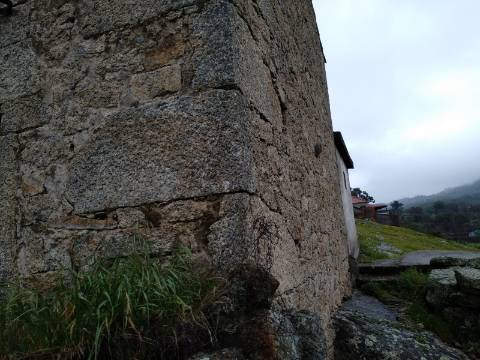 Moradia para Restaurar T2 Venda em Monsanto e Idanha-a-Velha,Idanha-a-Nova