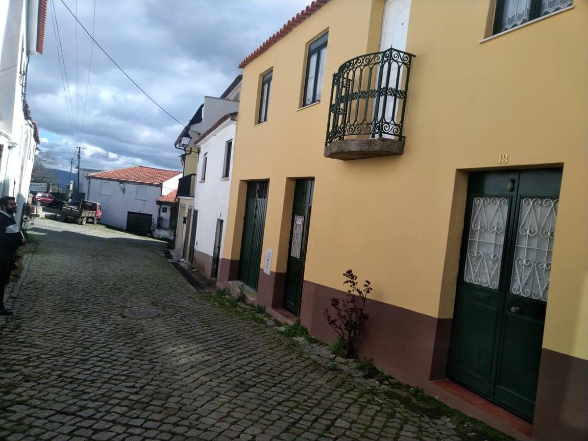 Moradia Geminada T3 Venda em Vila Nova de Foz Côa,Vila Nova de Foz Côa