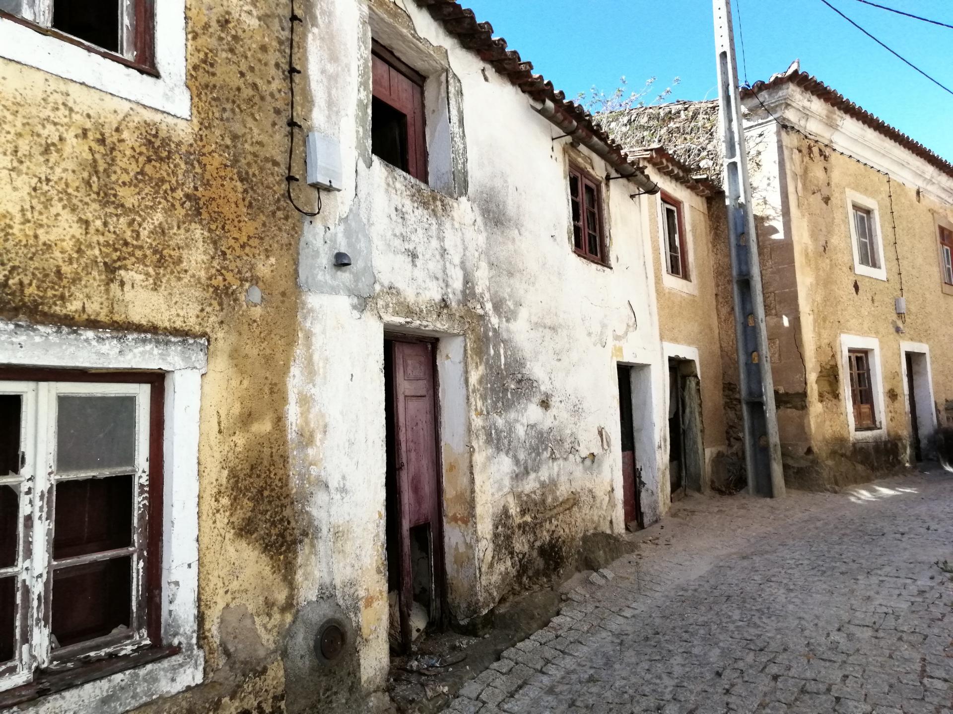 Moradia para Restaurar T2 Venda em Cebolais de Cima e Retaxo,Castelo Branco