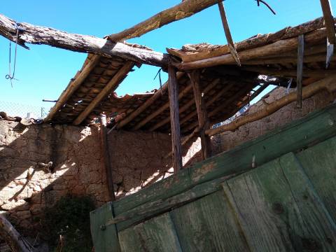 Moradia para Restaurar T2 Venda em Monsanto e Idanha-a-Velha,Idanha-a-Nova