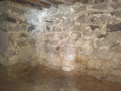 Moradia para Restaurar T2 Venda em Monsanto e Idanha-a-Velha,Idanha-a-Nova