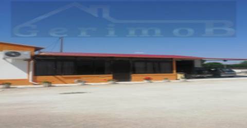 Terreno misto de 7.500 m2, com moradia terrea e apoio agrícola, no concelho de Palmela