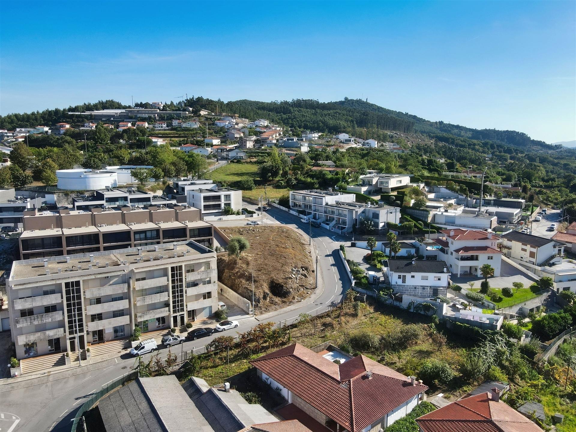 Lote de terreno em Mesão Frio.