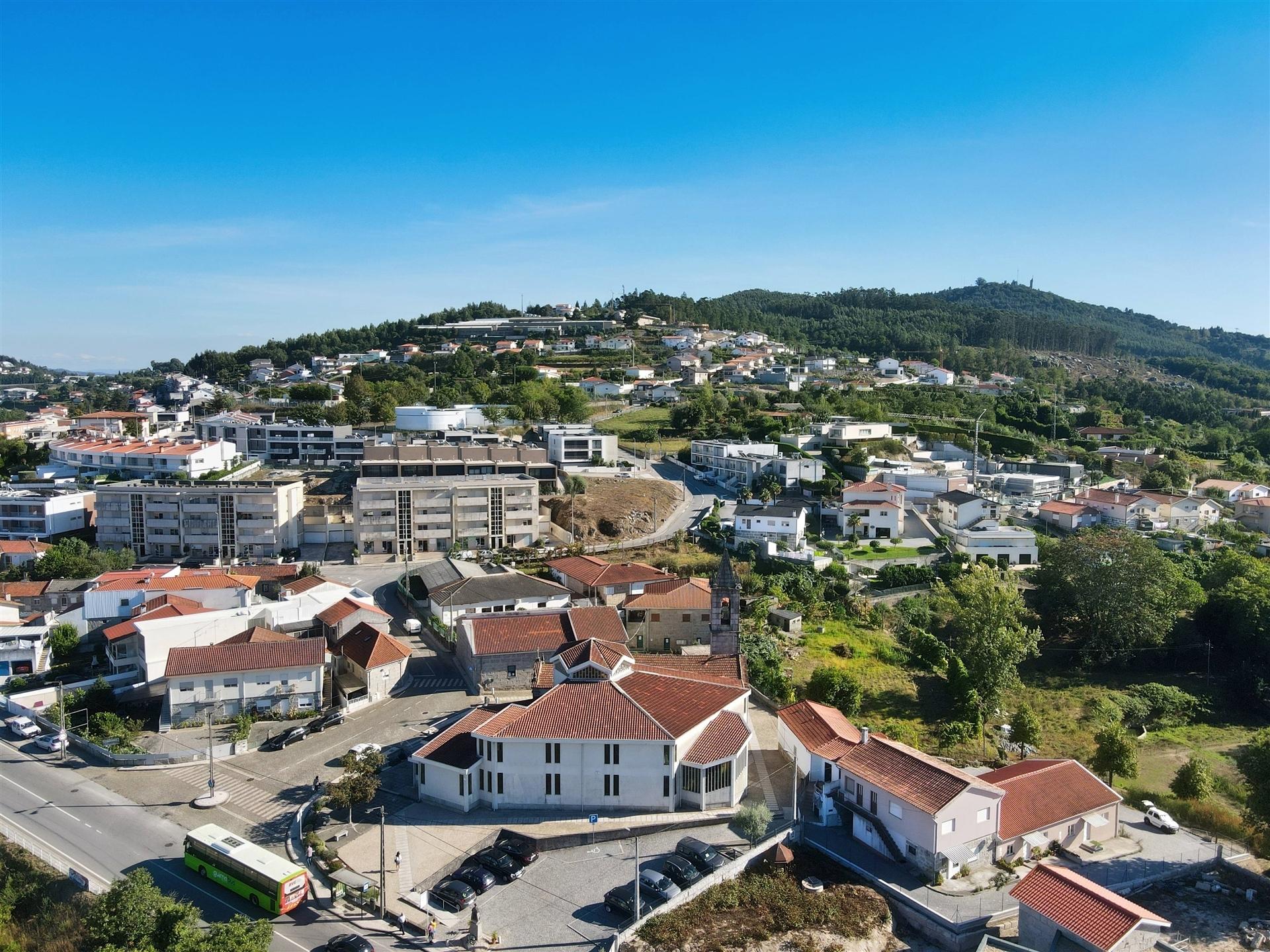 Lote de terreno em Mesão Frio.