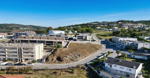 Lote de terreno em Mesão Frio.