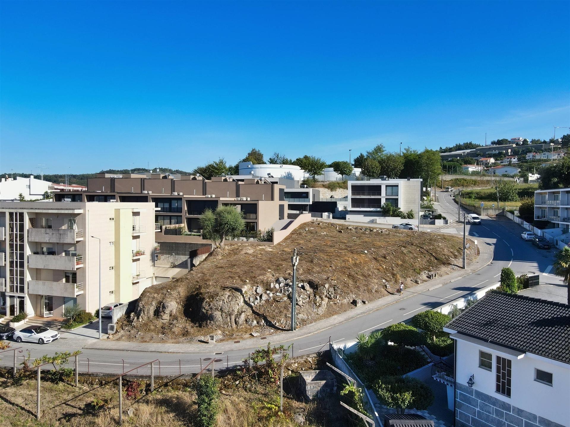 Lote de terreno em Mesão Frio.