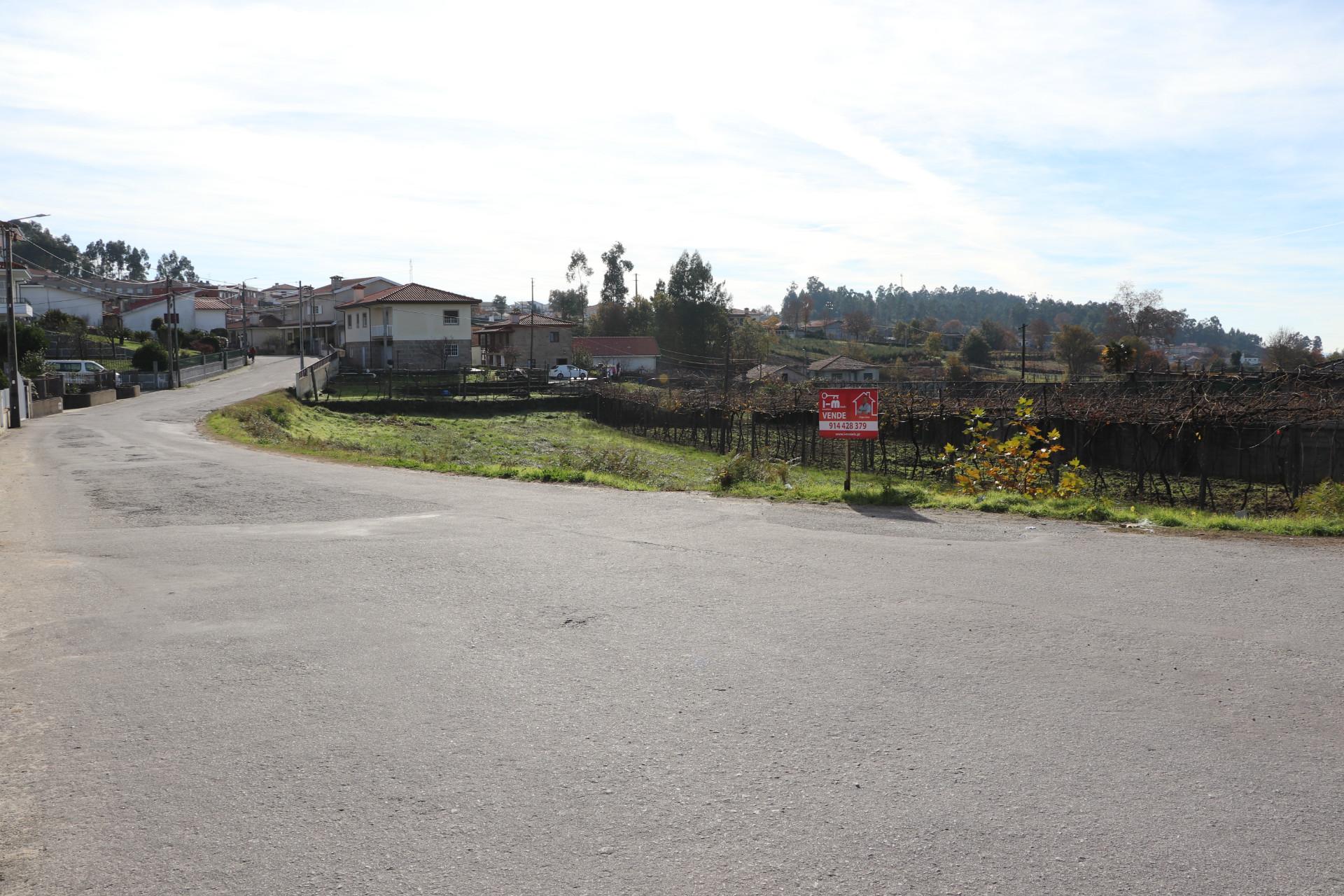 Terreno  Venda em Lustosa e Barrosas (Santo Estêvão),Lousada