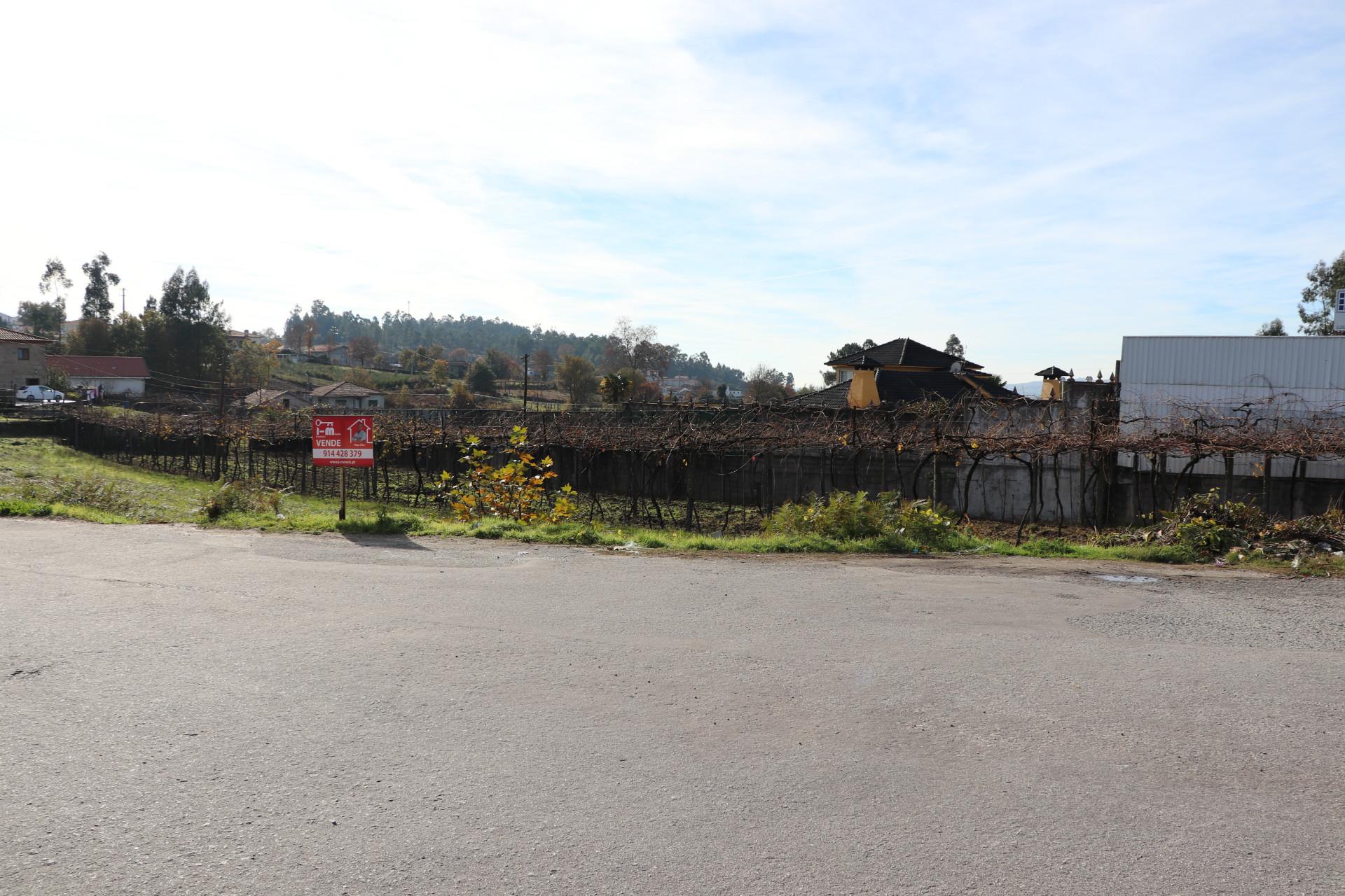 Terreno  Venda em Lustosa e Barrosas (Santo Estêvão),Lousada