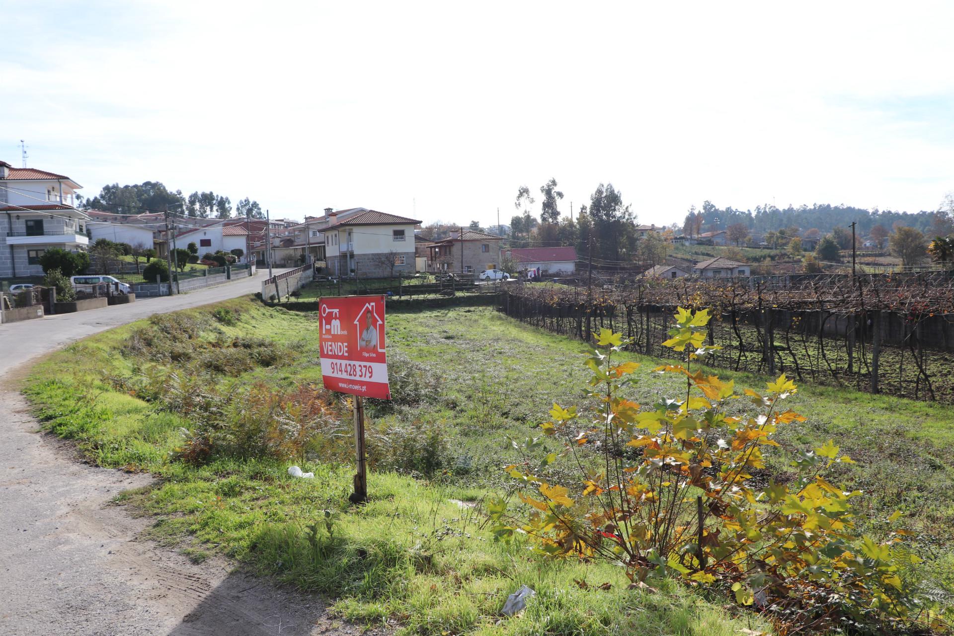 Terreno  Venda em Lustosa e Barrosas (Santo Estêvão),Lousada