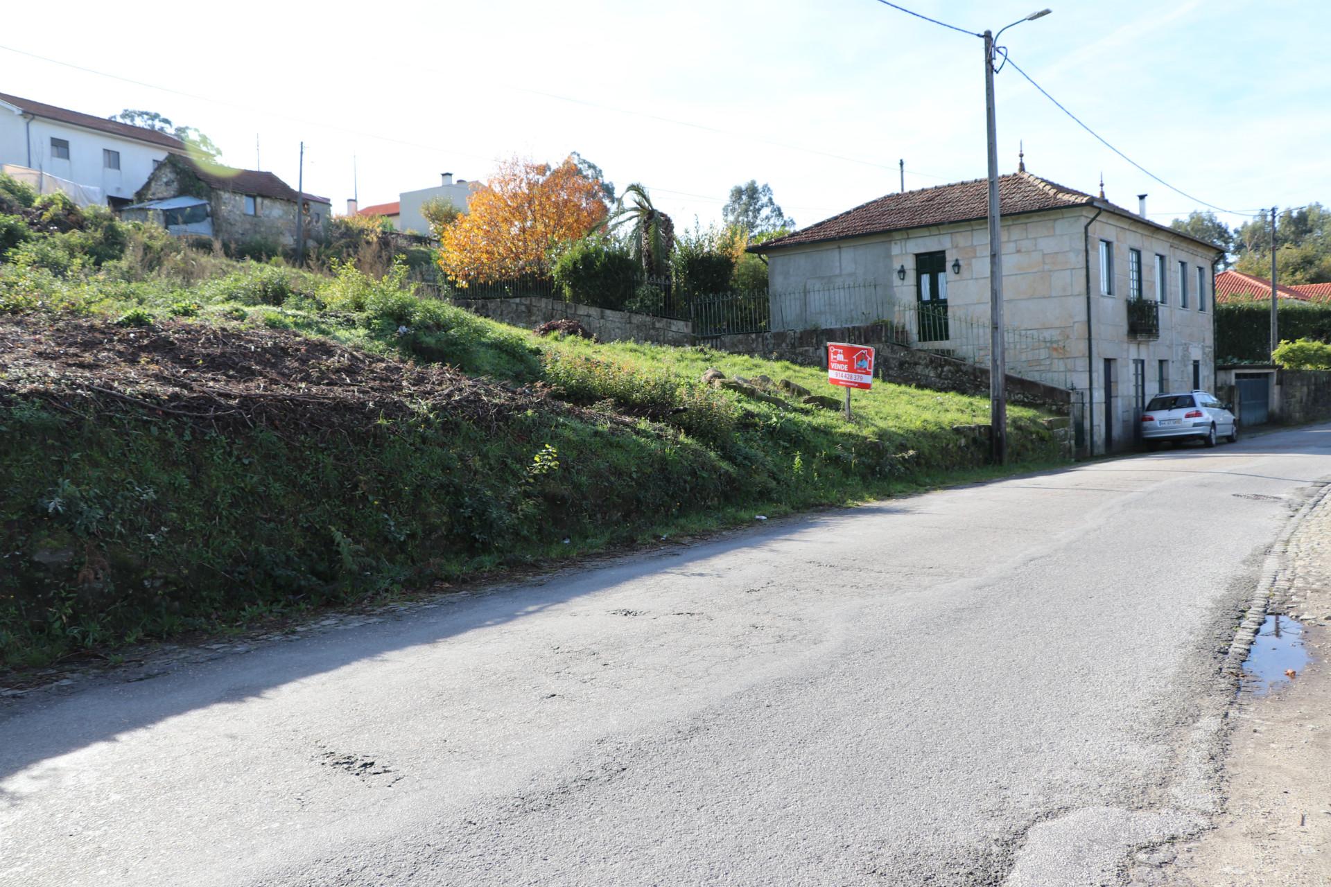 Terreno Para Construção  Venda em Lustosa e Barrosas (Santo Estêvão),Lousada