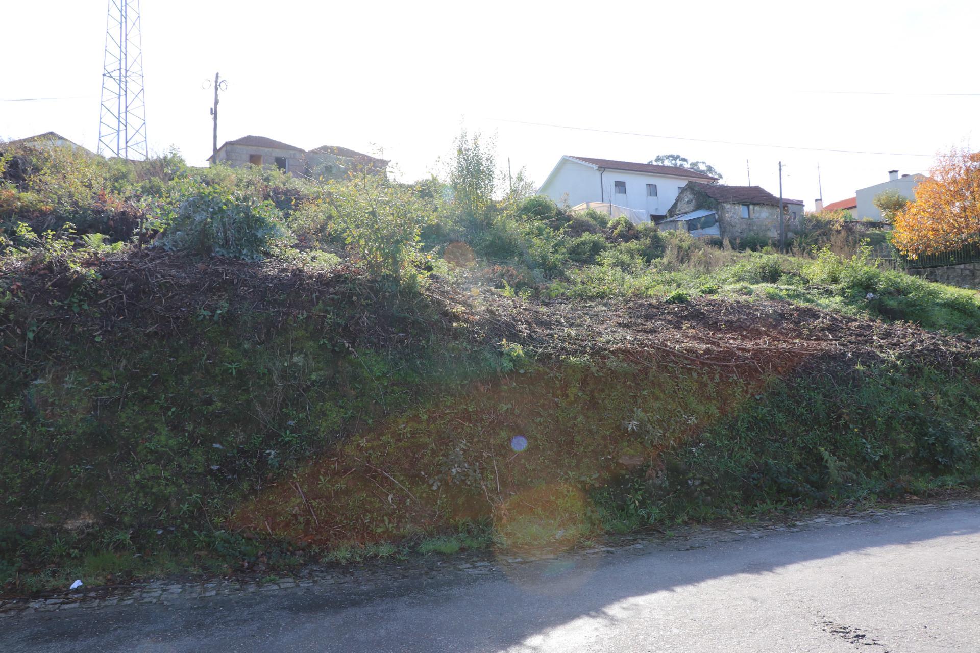 Terreno Para Construção  Venda em Lustosa e Barrosas (Santo Estêvão),Lousada