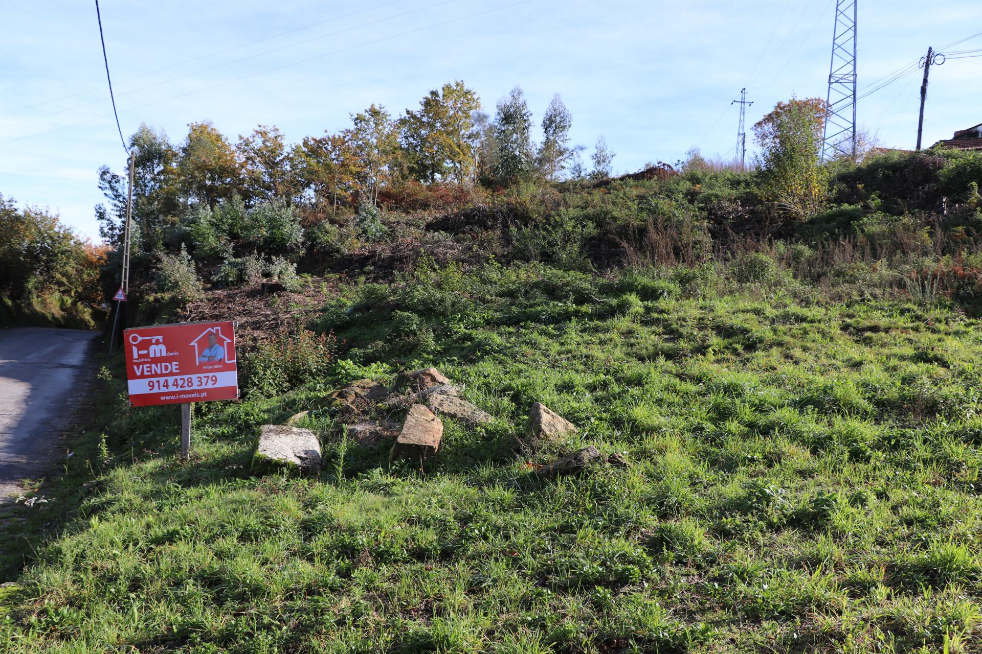 Terreno Para Construção  Venda em Lustosa e Barrosas (Santo Estêvão),Lousada