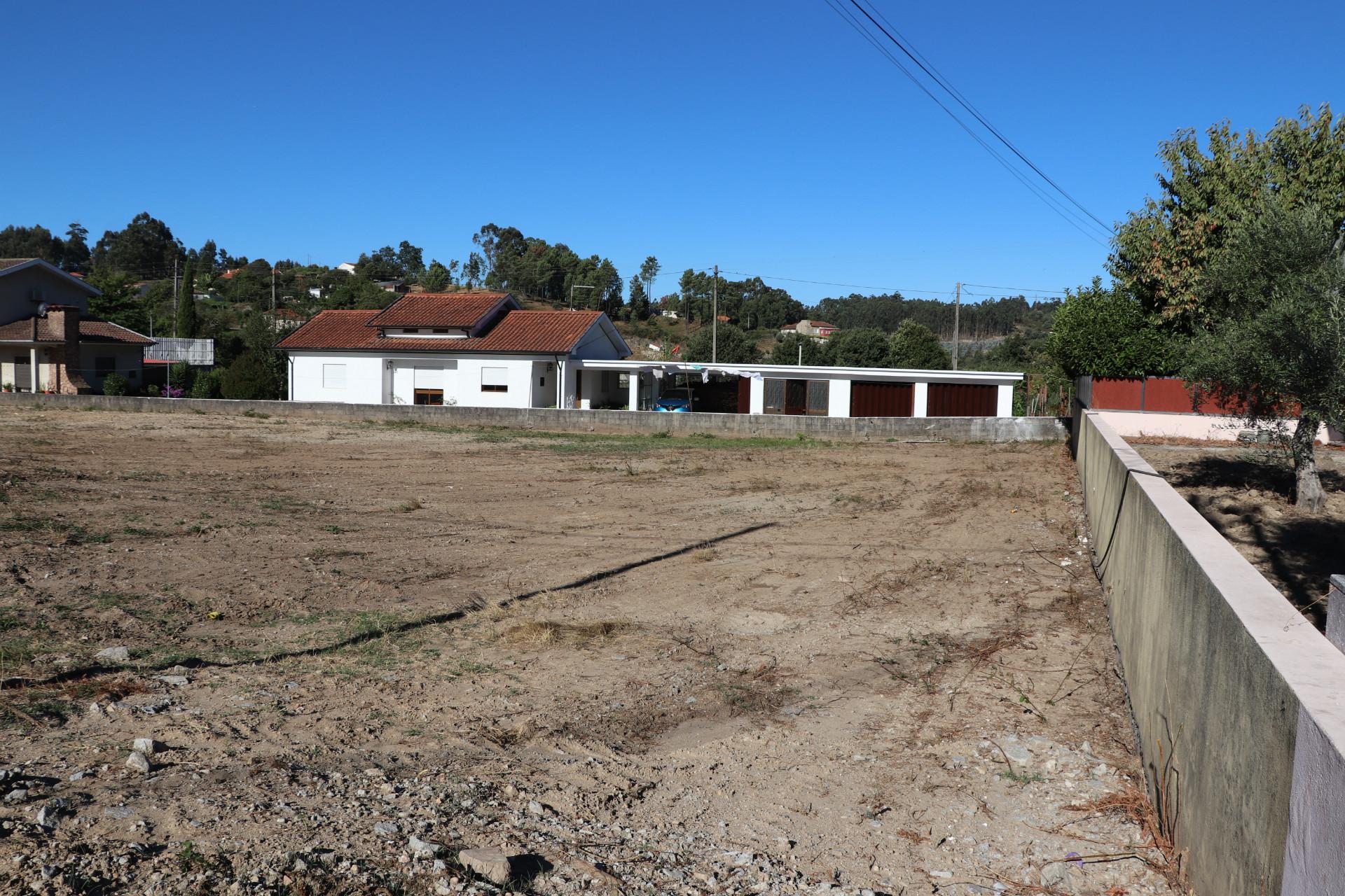 Terreno Para Construção  Venda em Lustosa e Barrosas (Santo Estêvão),Lousada